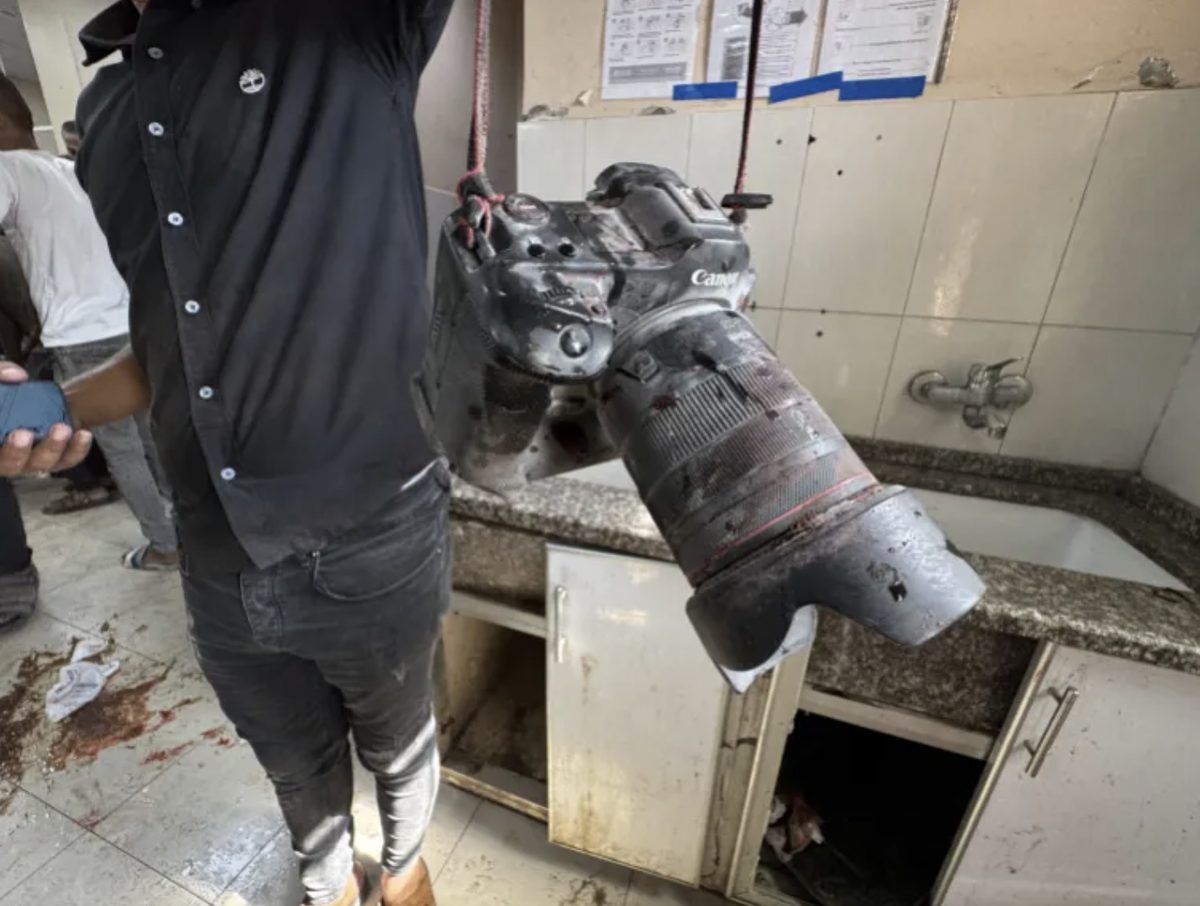 İsrail Gazze'deki Nasır Hastanesi'ni vurdu: 5'i gazeteci olmak üzere 20 kişi hayatını kaybetti