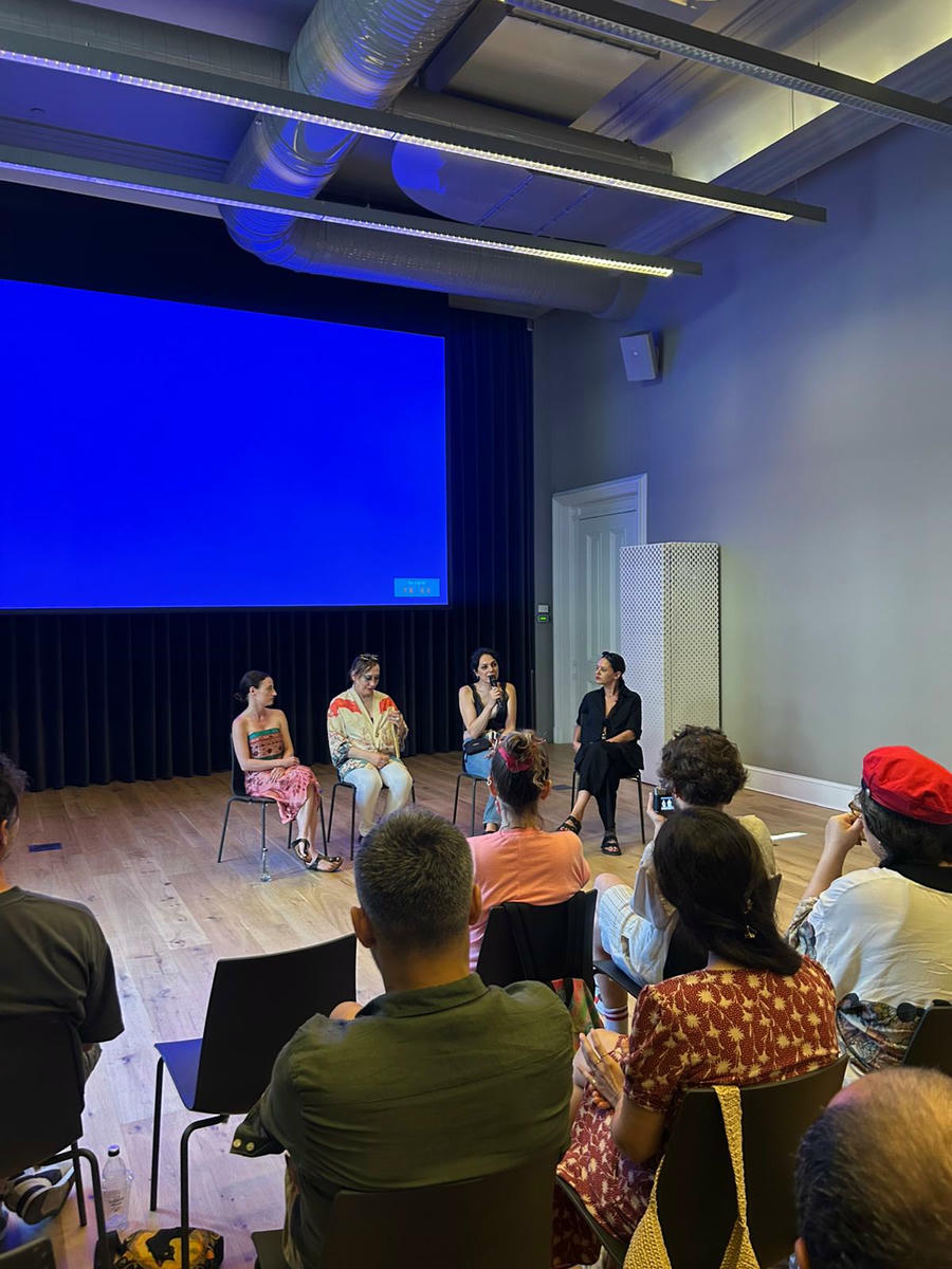 Soldan sırasıyla: Nazlı Bulum, Jilet Sebahat, Üzüm Derin Solak ve Asena Hayal