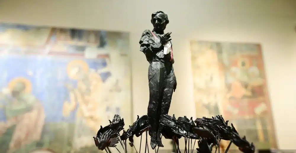 Yerevan'a Charles Aznavour heykeli