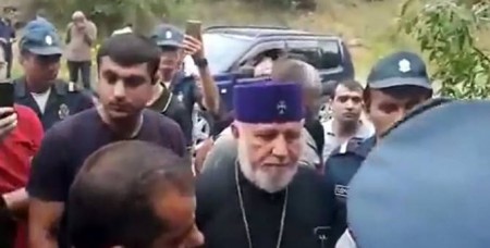 Türkiye'nin Suriye operasyonuna Eçmiadzin'den eleştiri