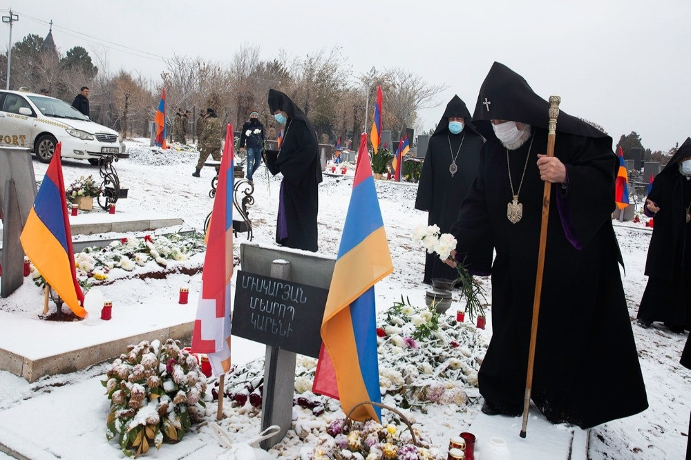 Ն.Ս.Օ.Տ.Տ. Գարեգին Բ.-ի այցելութիւնը Եռաբլուր