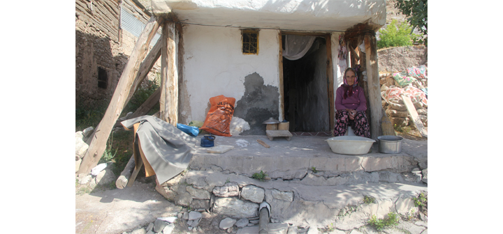 Գացին, ժամանակը շրջեցաւ այս տեղերը որբ մնացին