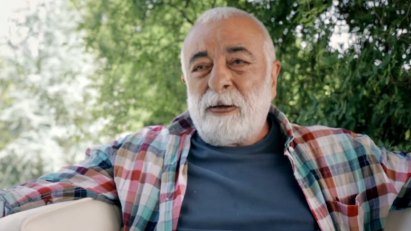 ‘Dönüp Baktığımda’ çıktı