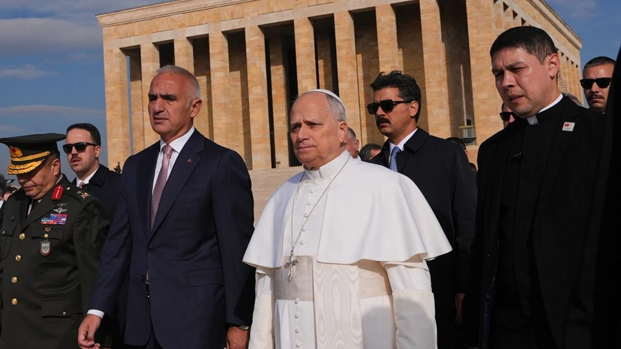 Pope Leo XIV in Ankara with 'Peace' Message Pope Leo XIV in Ankara with 'Peace' Message