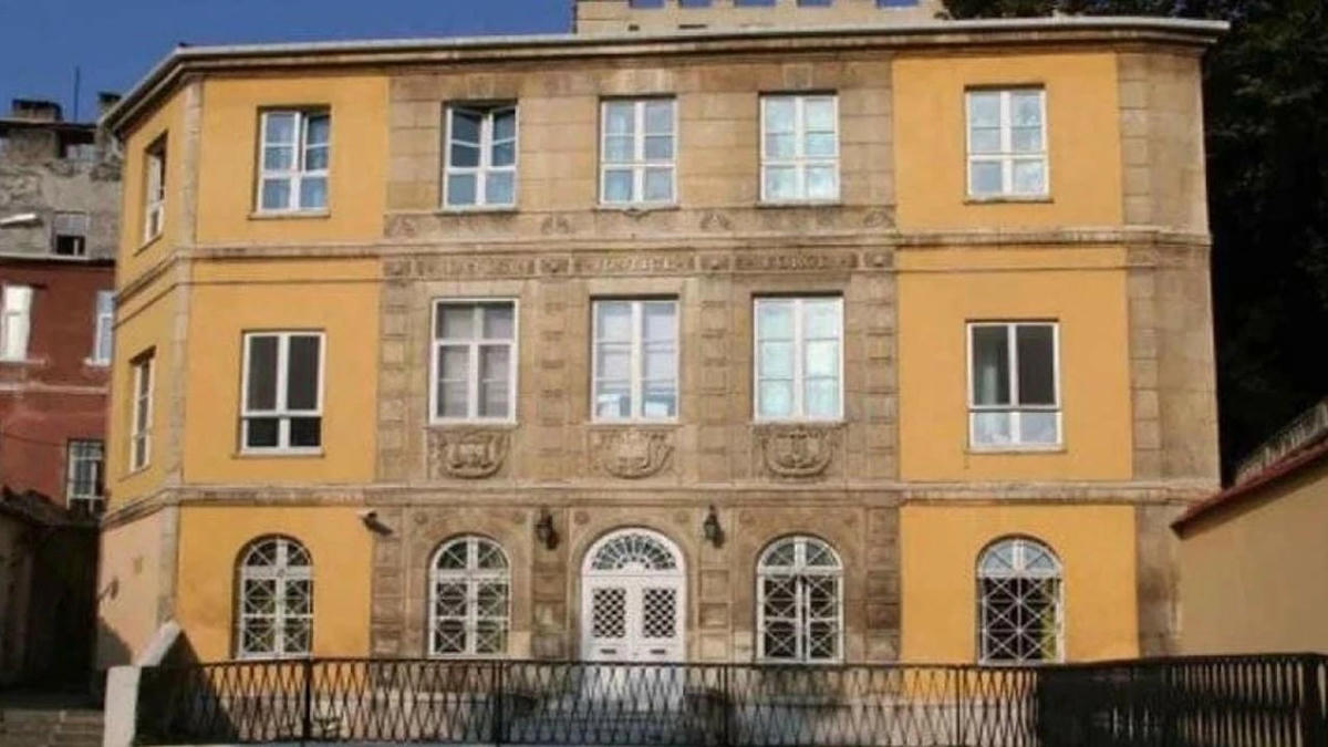 İki okulun müfredatı Fransa ile Türkiye arasında gerilim yarattı