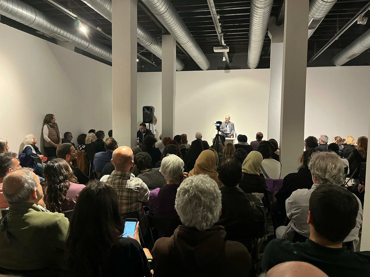 Khalidi “Gazze Bienali – İstanbul Pavyonu” kamusal programı kapsamında Tütün Deposu'nda.