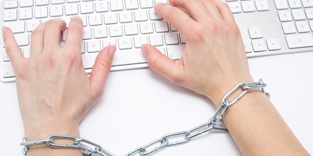 Ատրպէյճանի իշխանութիւնները Ռուսիան կը մեղադրեն զանգուածային «սայպըր» յարձակումներու համար