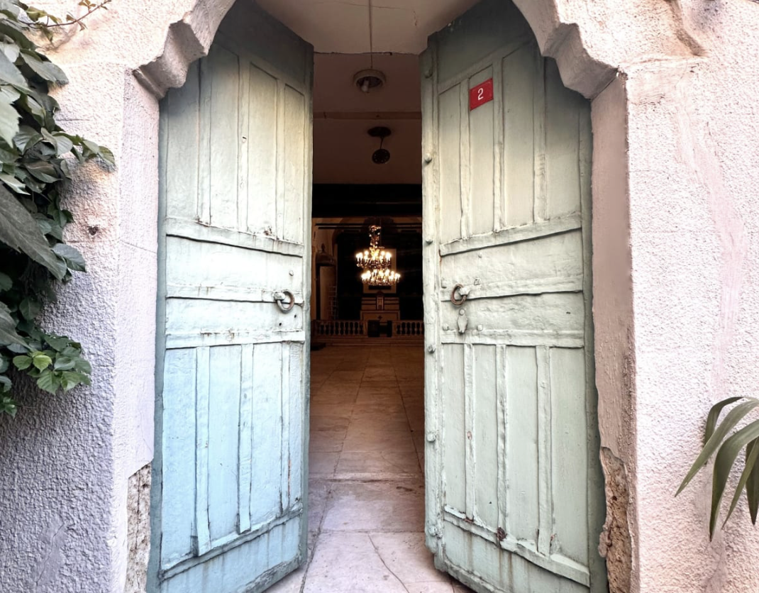 Erdoğan Zümrütoğlu yeni sergisiyle Surp Yerrortutyun Ermeni Katolik Kilisesi'nde