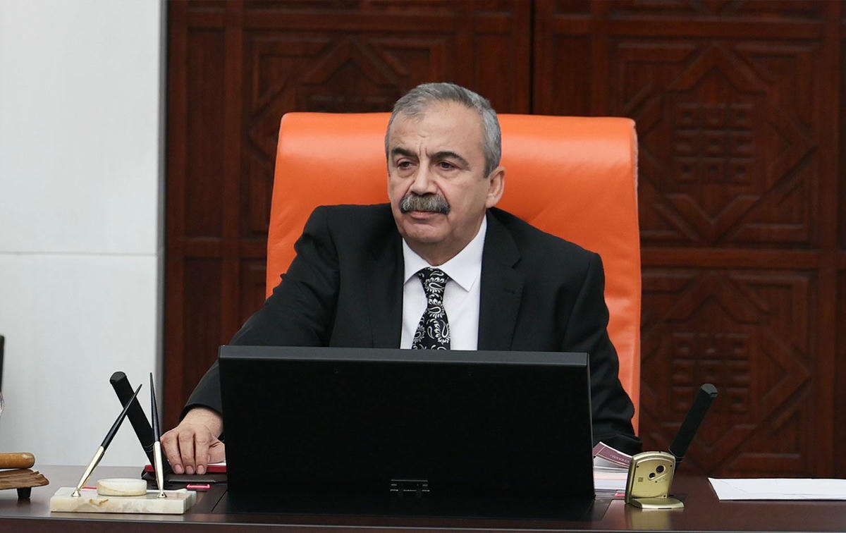 DEM Parti, Sırrı Süreyya Önder’e suikast girişimini doğruladı