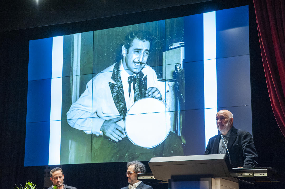 Ara Dinkjian binlerce plaktan oluşan arşivini anlattı: O plaklar atalarımın sesleri