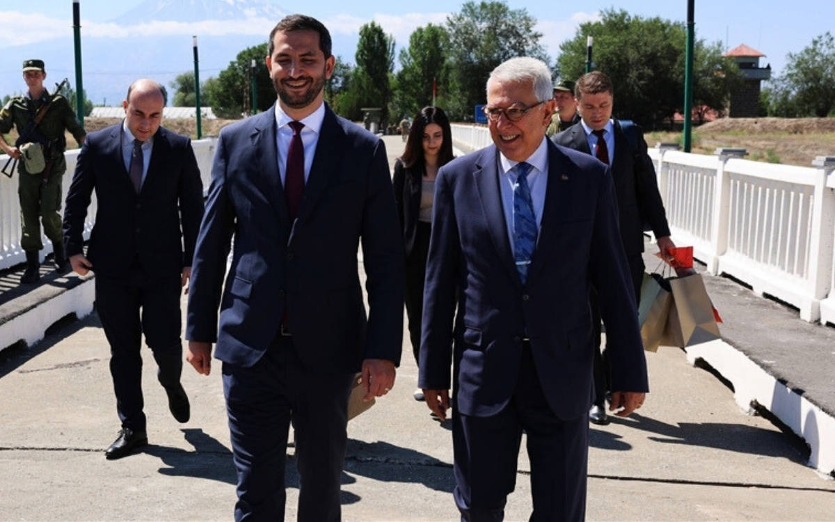 Rubinyan-Kılıç buluşması: Süreç sınırın açılması ve diplomatik ilişkilerin kurulmasıyla ilgili