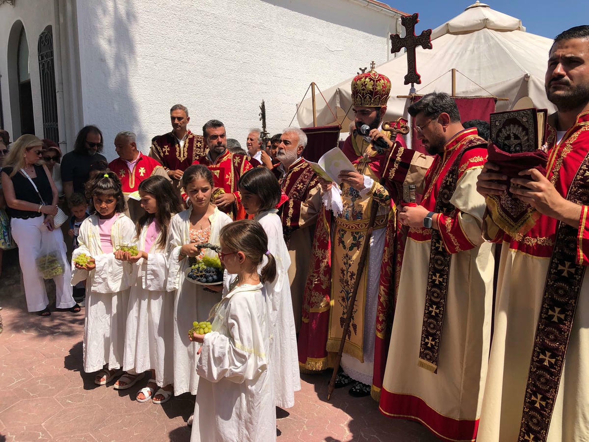 Surp Asdvadzadzin  coşkuyla kutlandı, Patrik Maşalyan Vakıfköy'deydi