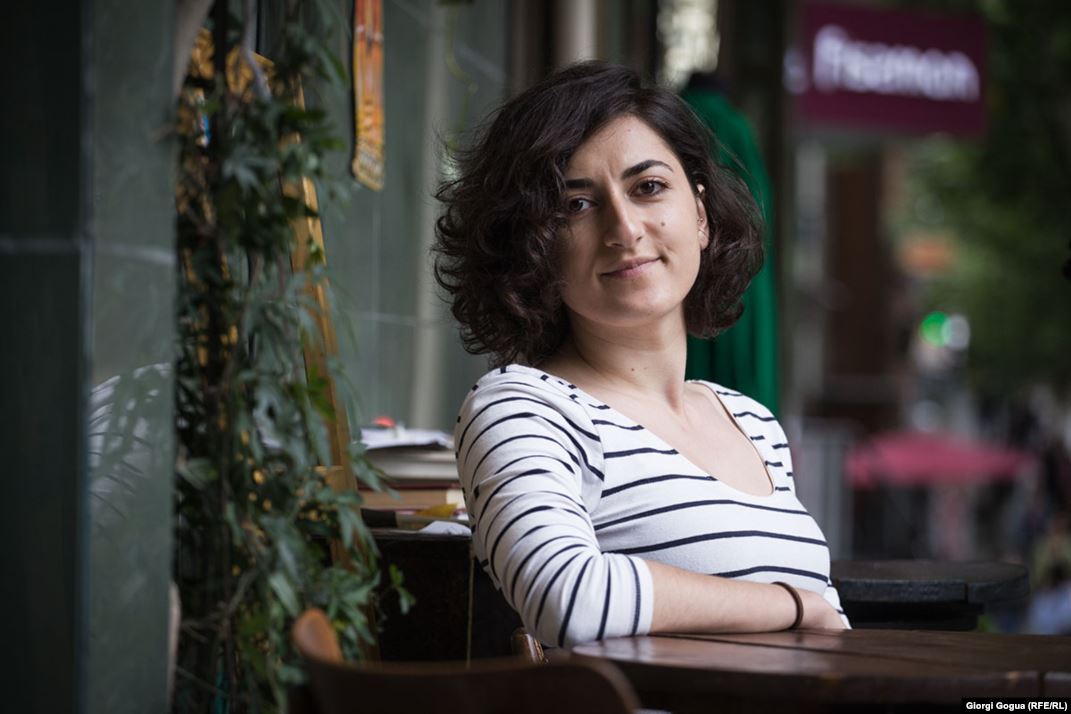 Երկխօսութիւն կողովի միջոցաւ