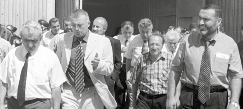 Մեր ժամանակներու փոքր Մհերը. Վազգէն Սարգսեան