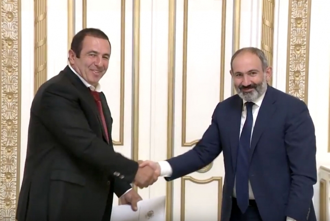 Ermenistan'da Paşinyan Tsarukyan mutabakatı