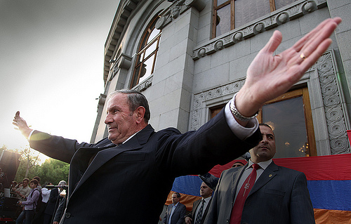 Ter-Petrosyan'ın düzenlediği mitingden kareler