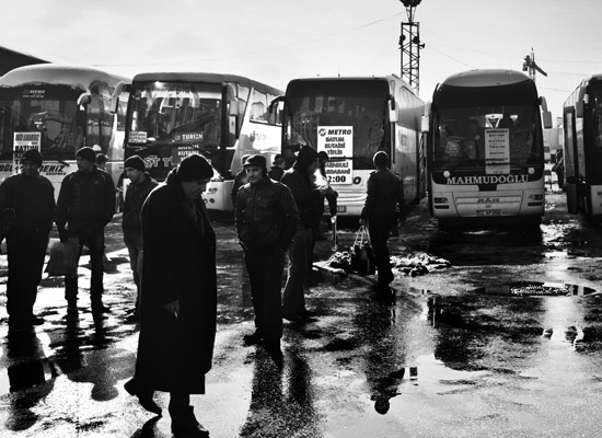 Yabancılar Otogarı’ndan insan manzaraları 