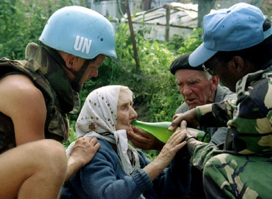 ‘Kobanê’ye, Bosna’daki gibi müdahale gerekiyor’