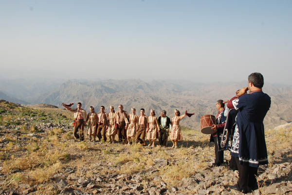 Maratug’da dua ve halay