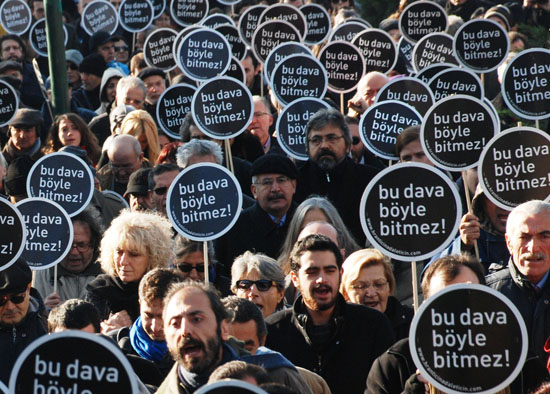 Cinayette kamu görevlilerinin rolü anlatıldı