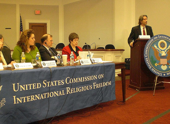 ABD’nin ‘Dini Özgürlükler Raporu’nda hükümete ölçülü övgü 