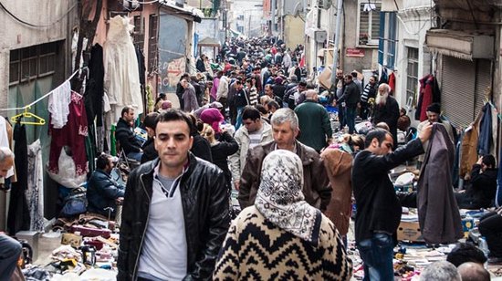 Dolapdere'de zabıta baskını