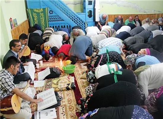 İmam gidince cami, cemevi oldu