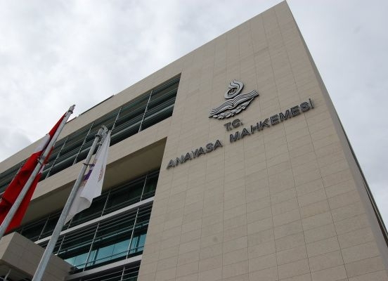 Anayasa Mahkemesi’ne Twitter ayarı