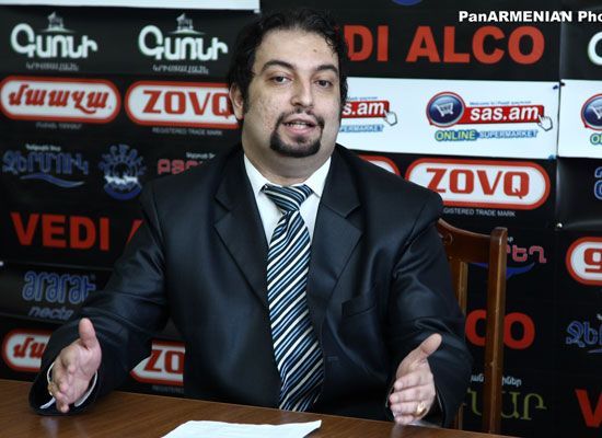 ‘Tek rakibim Aliyev’