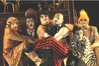 Şark Dişçisi Adana Turnesindeydi  