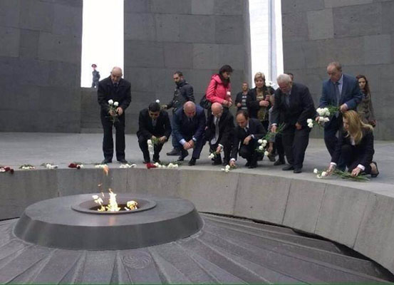 İsmail Beşikçi'ye Gevorg Surenyants nişanı verildi 