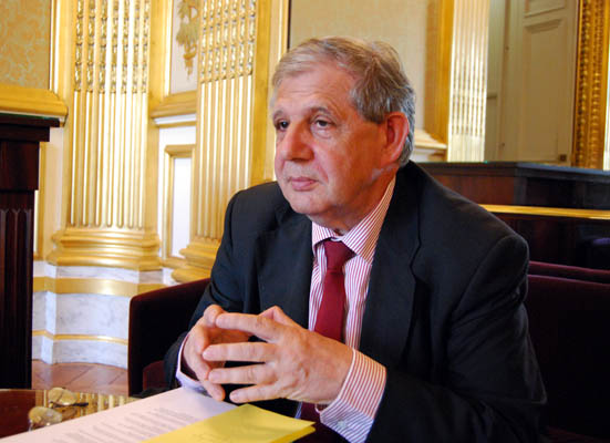 Fransız Senatörler Anayasa Konseyi'ne başvurdu