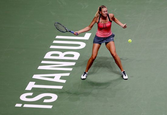 Kvitova çekildi, Williams raketini kırdı, Sharapova 2’de 2 yaptı
