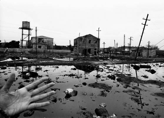 Boruların gölgesinde