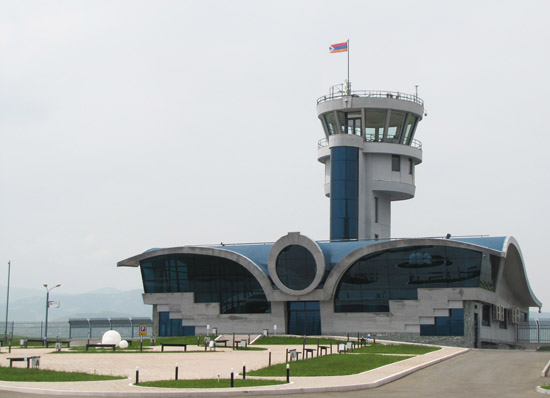 Ankara 'küçük kardeşin hamiliği' rolüne devam ediyor