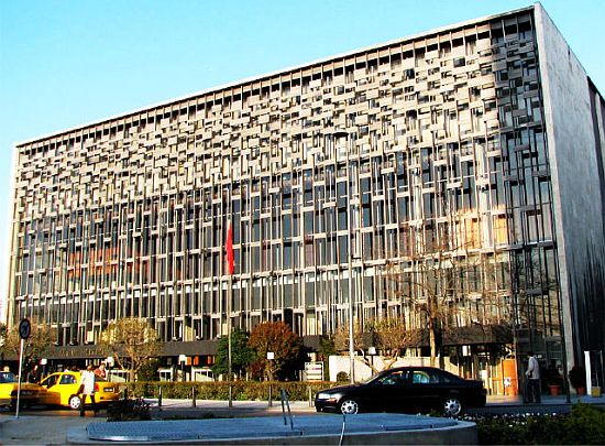 AKM 29 Ekim 2013'de açılıyor