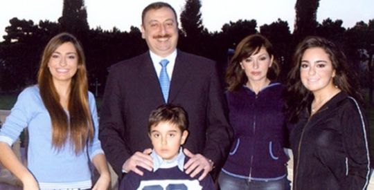 Offshore-Leaks'in bombası Aliyev ailesinin ülkesinden kaçırdığı paralar