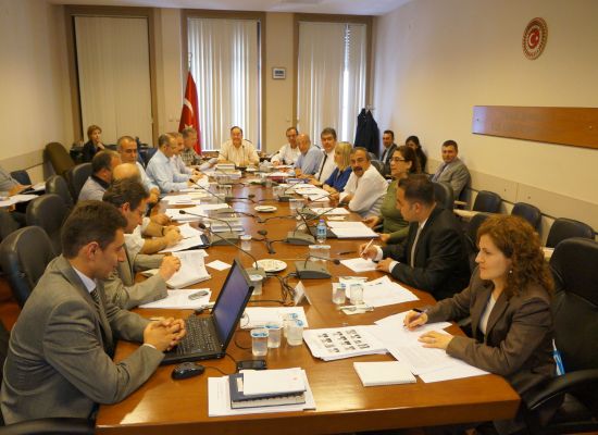 Başkanlık sistemi görüşmelerine açlık grevi engeli 