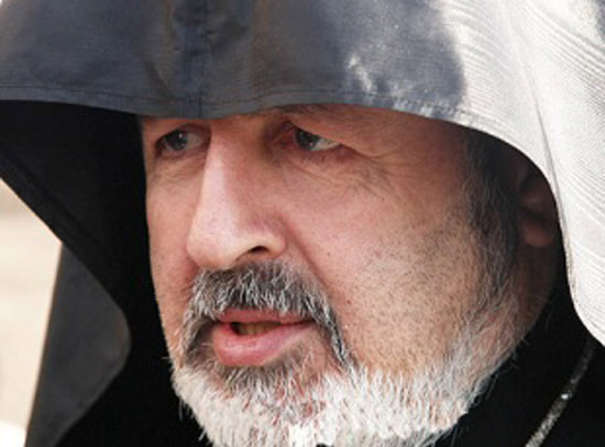 Başepiskopos Ateşyan’ın dediği dedik, çaldığı düdük