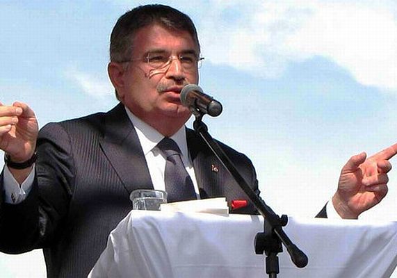 Bakan kendi katıldığı mitinge takip başlattı  