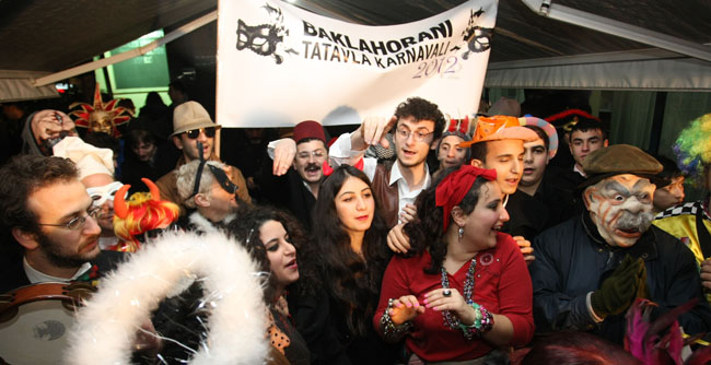 Kural tanımayan bir karnaval  