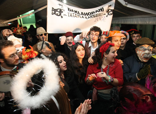 Kural tanımayan bir karnaval  