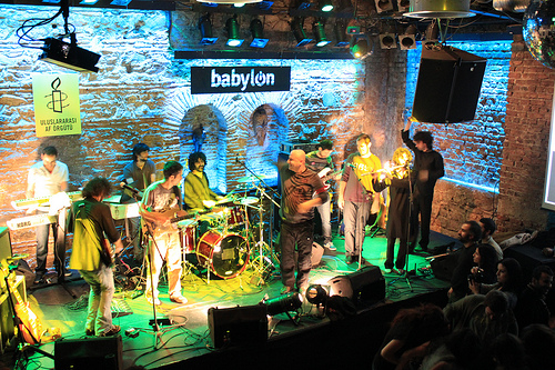 Kürtçe ve Ermenice rock yapacaklar