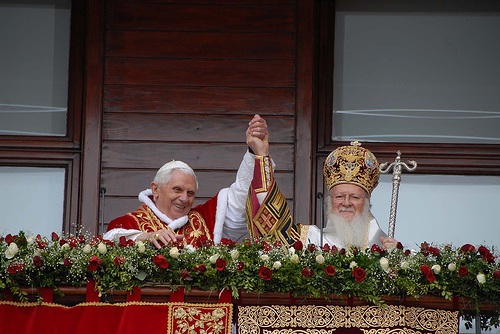 Papa ve Patrik Bartholomeos dünya barışı için dua etti