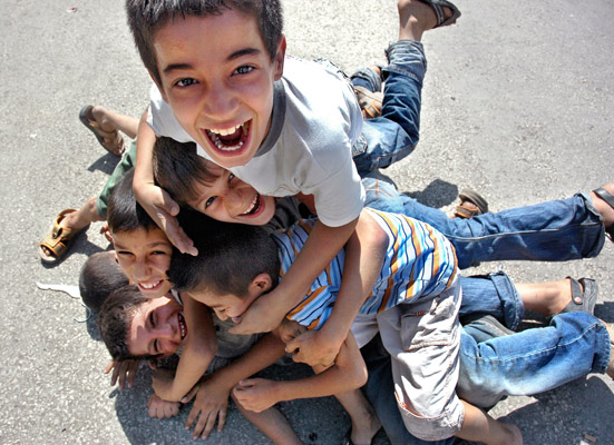 Gelin biz umudu çocuktan öğrenelim