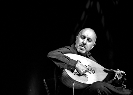 Dinkjian’dan hep var olmuş yeni besteler