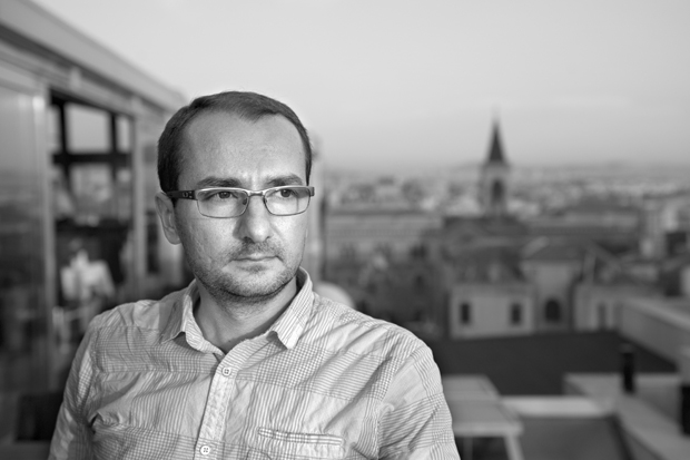 Aynı anneannelerin torunlarıyız  