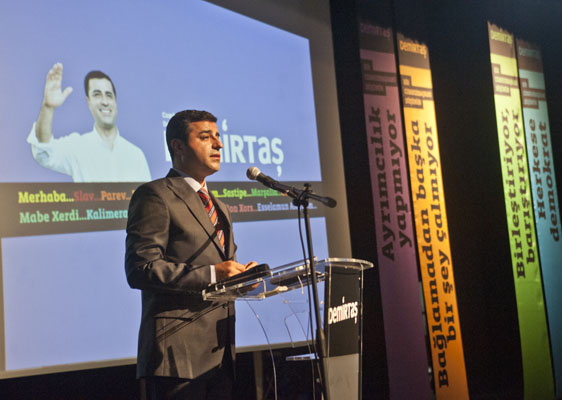 Demirtaş'tan yeni yaşam çağrısı