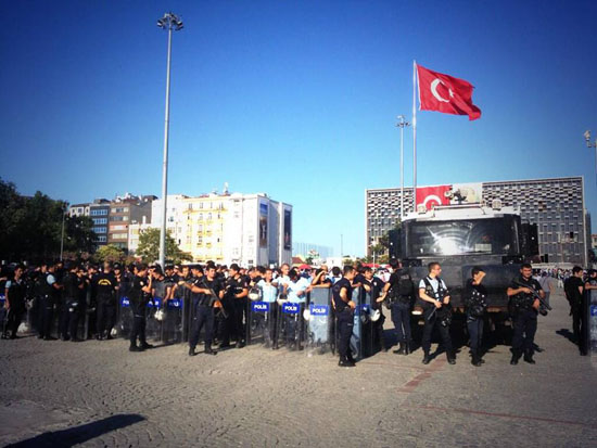 Sadece Kemalizm eleştirisiyle demokrat olmanın devri geçti