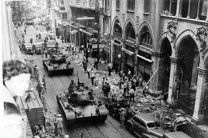 Yetvart Danzikyan yazdı: Bana Anayasa başlangıcını söyle...